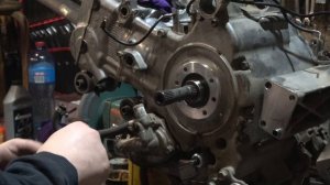 Замена сальника коленвала HONDA Silver Wing 400