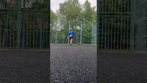 НУЖНО ЛИ УЧИТЬСЯ ЧЕКАНИТЬ МЯЧ?
