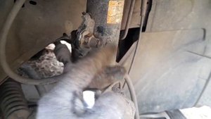 ЗАМЕНА СТОЙКИ СТАБИЛИЗАТОРА НА НИССАН ЖУК.