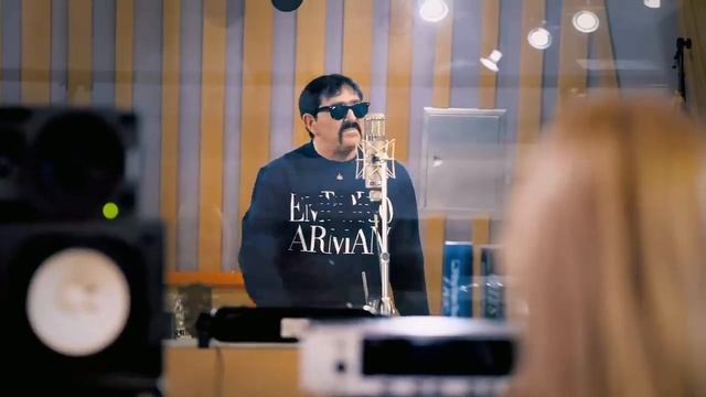 Владимир Ждамиров А я несу тебе цветы. Наш земляк с ? смотреть онлайн