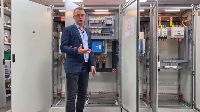 ГРЩ в Вахтовый поселок! | ГРЩ 1600А 22 группы КЭАЗ v.01 смотреть онлайн