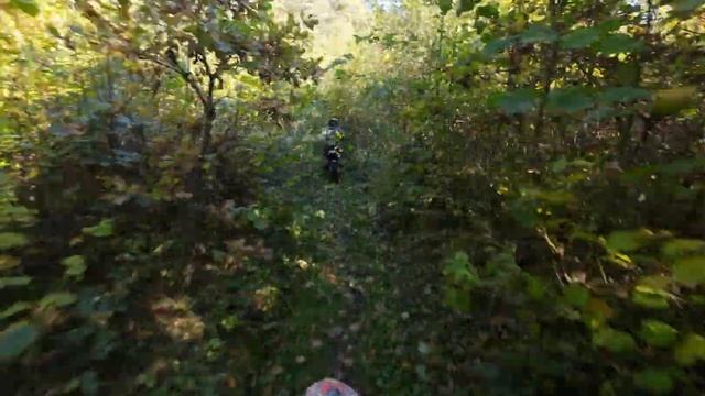 Супер-лайт ЕНДУРО ПРОГУЛЯНКА | Заклинив мотор в лісі | 6 смотреть онлайн