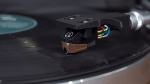 Один из лучших - JBL TT350