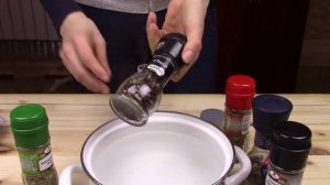 Соседка показала как перезаправить "одноразовую" перечницу свежим перцем