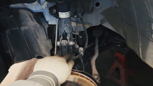 Установка алюминиевых проставок на Honda Freed GB5-8 - 25мм смотреть онлайн