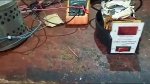 стабилизатор  LUXEON AVR-500D на экранчике выдает  ( H )