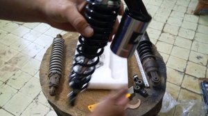 Амортизаторы для мотоцикла. Замена старых масляных на