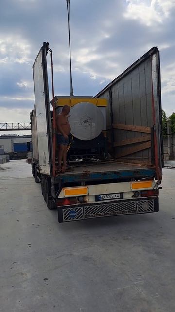 Выгрузка нового экструдера TDM для производства пустот смотреть онлайн