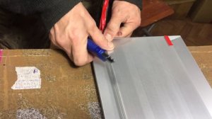 Как клеить двухсторонний скотч на таблички DEFERO