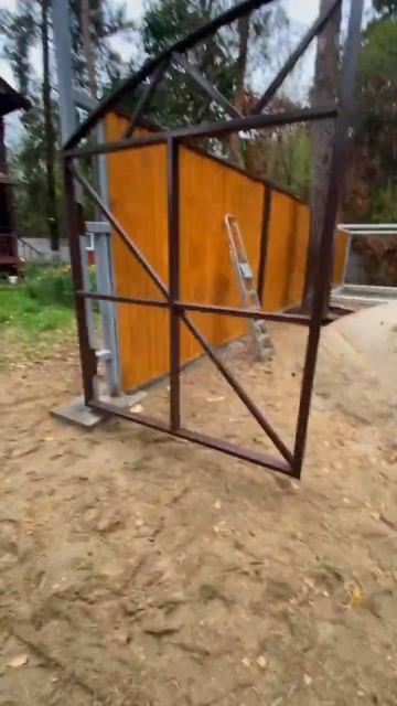 Каркас распашных ворот под зашивку #ворота #москва #ремонтворот #монтажворот #монтаж-кураж смотреть онлайн