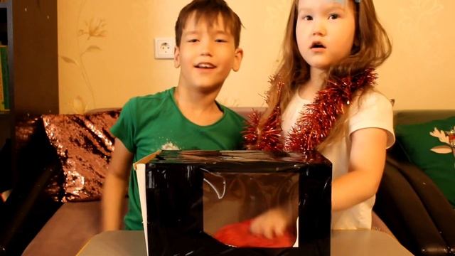 Играем в игру УГАДАЙ, ЧТО В КОРОБКЕ