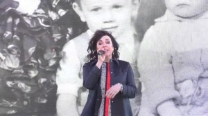 "Мамы, папы" Слова, музыка, исполнением: Ольга Фаворская