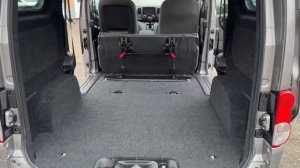 Трудяга Nissan NV200.