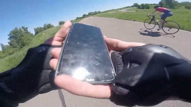 Прокатился по треку после падения