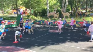 Танец с помпонами "Я, ты, он, она - вместе целая страна!"