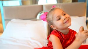 Диана и Рома Диана и дети мастерят игрушки