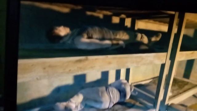 Мужики храпят в метро ласт лайт смотреть онлайн