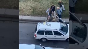 Мешканцы толпой отбили ухилянта у ТЦК