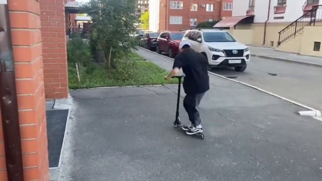 поставьте лайк и с утра у вас будет под подушкой айфон смотреть онлайн