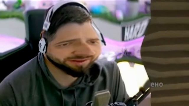 СМЕШНЫЕ МОМЕНТЫ С HARD PLAY - THE BABY IN YELLOW смотреть онлайн