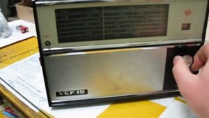 Радиоприемник Вэф 12 после замены конденсаторов.