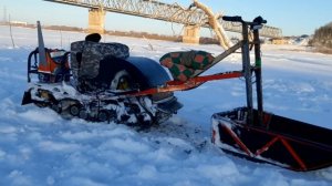 Снегоход мотобуксировщик с самодельной рамой.