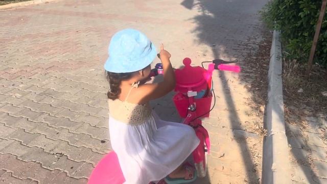 Прогулка на велосипеде смотреть онлайн