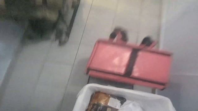 Курьерский АД в Самокате Удар от Бабки с пакетом и ПА