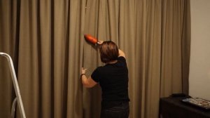 Шторы под светлые обои Какие выбрать шторы в спальню, под светлые обои?
