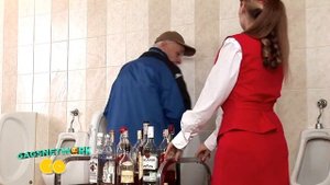 Напитки в туалет! Угарный прикол Toilet Prank @GagsnetworkGO