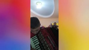 Звучит аккордеон .