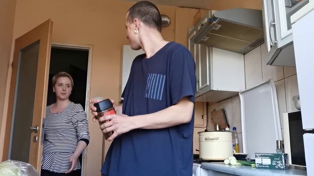 ВСТРЕЧА С СОСЕДКОЙ🤣 ПОКАЗАЛА СЕБЯ 🤣А Я ТОВАР🤣 смотреть онлайн