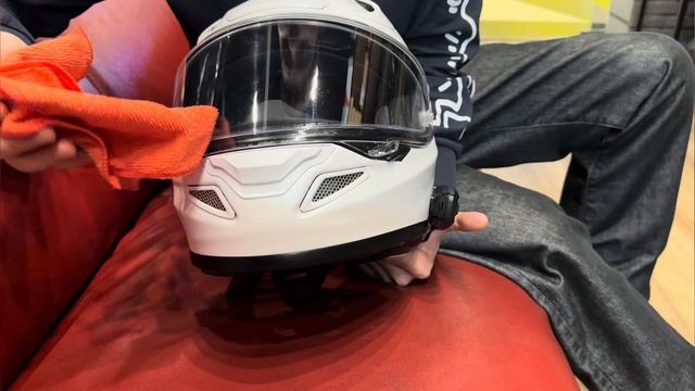 ЧИСТИМ МОТОШЛЕМ КАК УХАЖИВАТЬ ЗА МОТОЭКИПИРОВКОЙ#1 смотреть онлайн