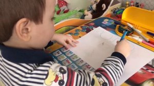 Видео для детей. Учимся писать вместе с Петей. Как писать буквы и целые слова.