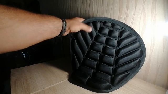 Подушка на сиденье мотоцикла
