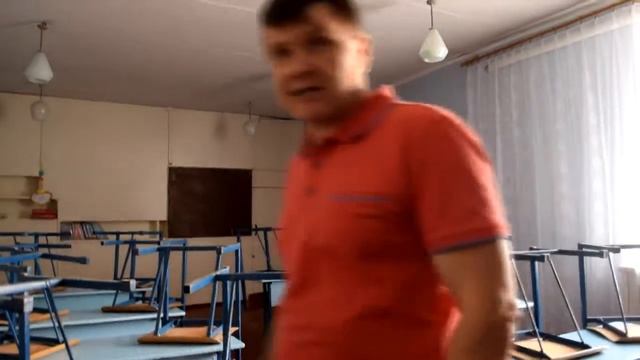 15-килограммовые стулья в сиротянской школе смотреть онлайн