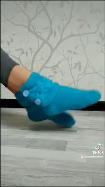 Вязаные носочки от #knitboutiquemd #вязаныеноски #вязаниеназаказ #вязание смотреть онлайн