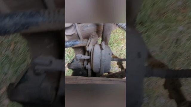 Как загнать мазут в поворотные кулаки КАМАЗ 43118.