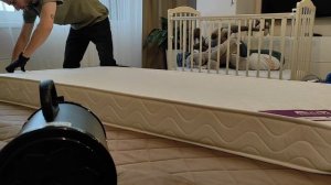 Процесс химчистки и сушки матраса