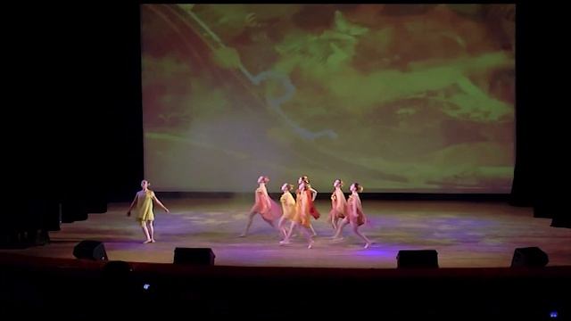 "Останнє листя".Сучасна хореографія "Щасливе дитинство"-Харків. смотреть онлайн