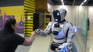 Обнимашки с роботом, Cuddling with a robot, живые роботы, living robots