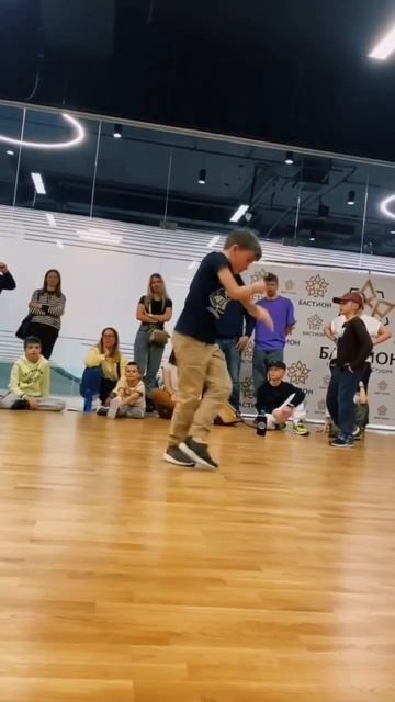 Баттл - возможность показать то, чему ты научился💪✌️ #unitycrew #школатанцев #breakdance #hiphop смотреть онлайн