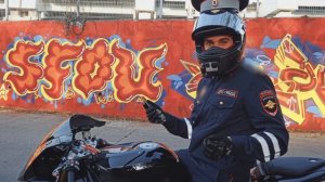 Ухожу от погони ДПС на мотоцикле в костюме Полиции - Реакция людей