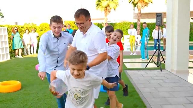 ДИАНА И РОМА - Диана и Рома отмечают День рождения Оливера!  Первый день рождения малыша