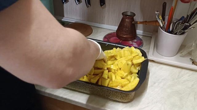 Картошка по-деревенски — хрустящая, ароматная и проще