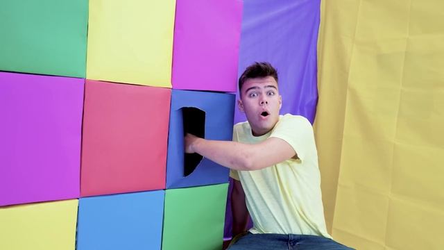 Настя Мия и Артем Челлендж по Цвету - 4 Цветные Комнаты и другие веселые истории смотреть онлайн