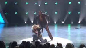 Танцуют все 7 (Америка) - Hip Hop от Lauren и Twitch