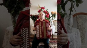 А любовь малины слаще.
