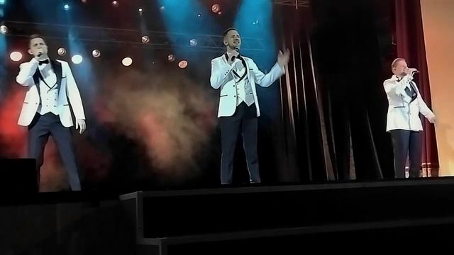 То что бесконечно танцевали на танцплощадках СССР. Так может исполнить только BASSO_NOVA