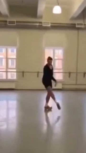 НИЗКОЛОБАЯ В ПОИСКАХ.. смотреть онлайн